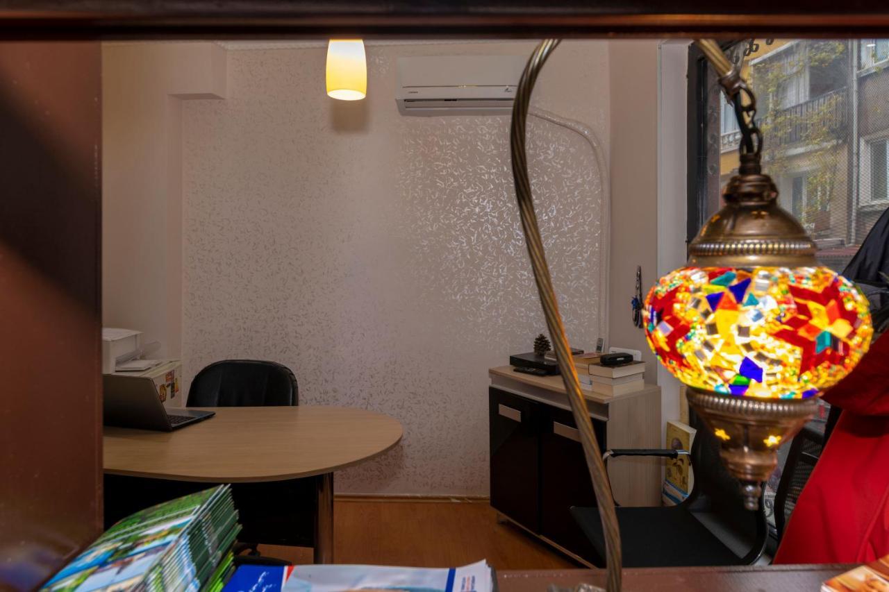Taksim City Suites Istanbul Bagian luar foto