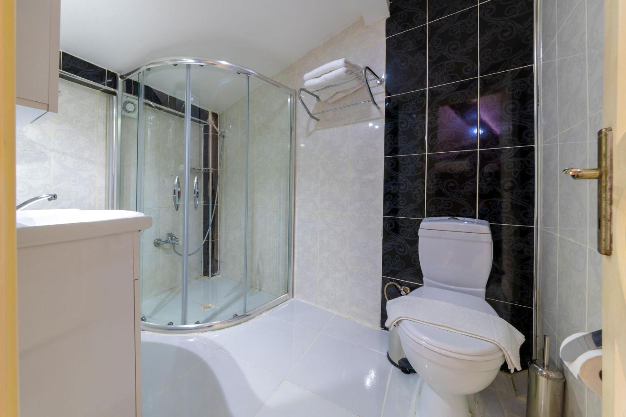 Taksim City Suites Istanbul Bagian luar foto